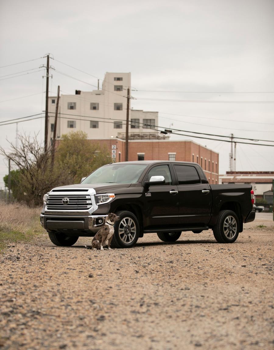  Toyota Tundra 1794 Edition CrewMax 2017 года  (фото 7 из 22)